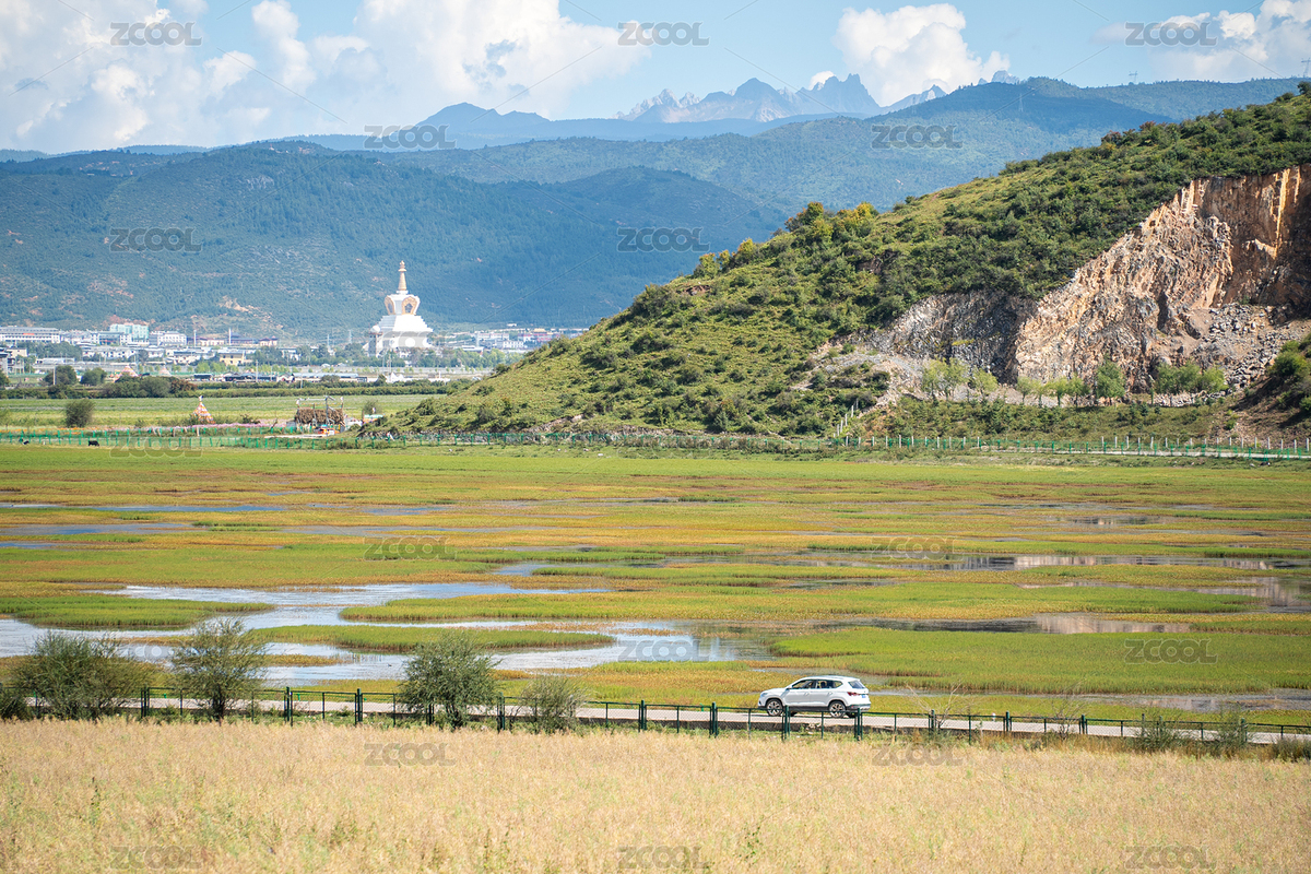 中國云南香格里拉藍(lán)天白云的拉帕海濕地草甸（主預(yù)覽-12401466） - 未分類 - 站酷設(shè)計師butterfly2025原創(chuàng)素材 - 站酷ZCOOL