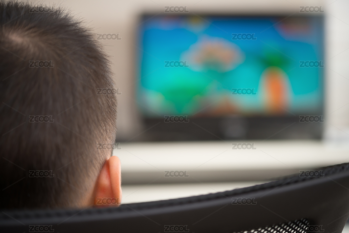 兒童在家觀看動畫片（主預(yù)覽-6179173） - 未分類 - 站酷設(shè)計師harveylaw原創(chuàng)素材 - 站酷ZCOOL