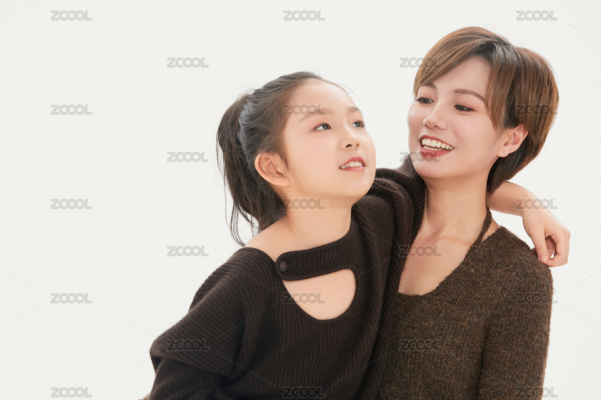 白色背景里的美麗媽媽與可愛女兒親子人像（主預(yù)覽-4411211） - 未分類 - 站酷設(shè)計(jì)師藍(lán)太陽TNT原創(chuàng)素材 - 站酷ZCOOL