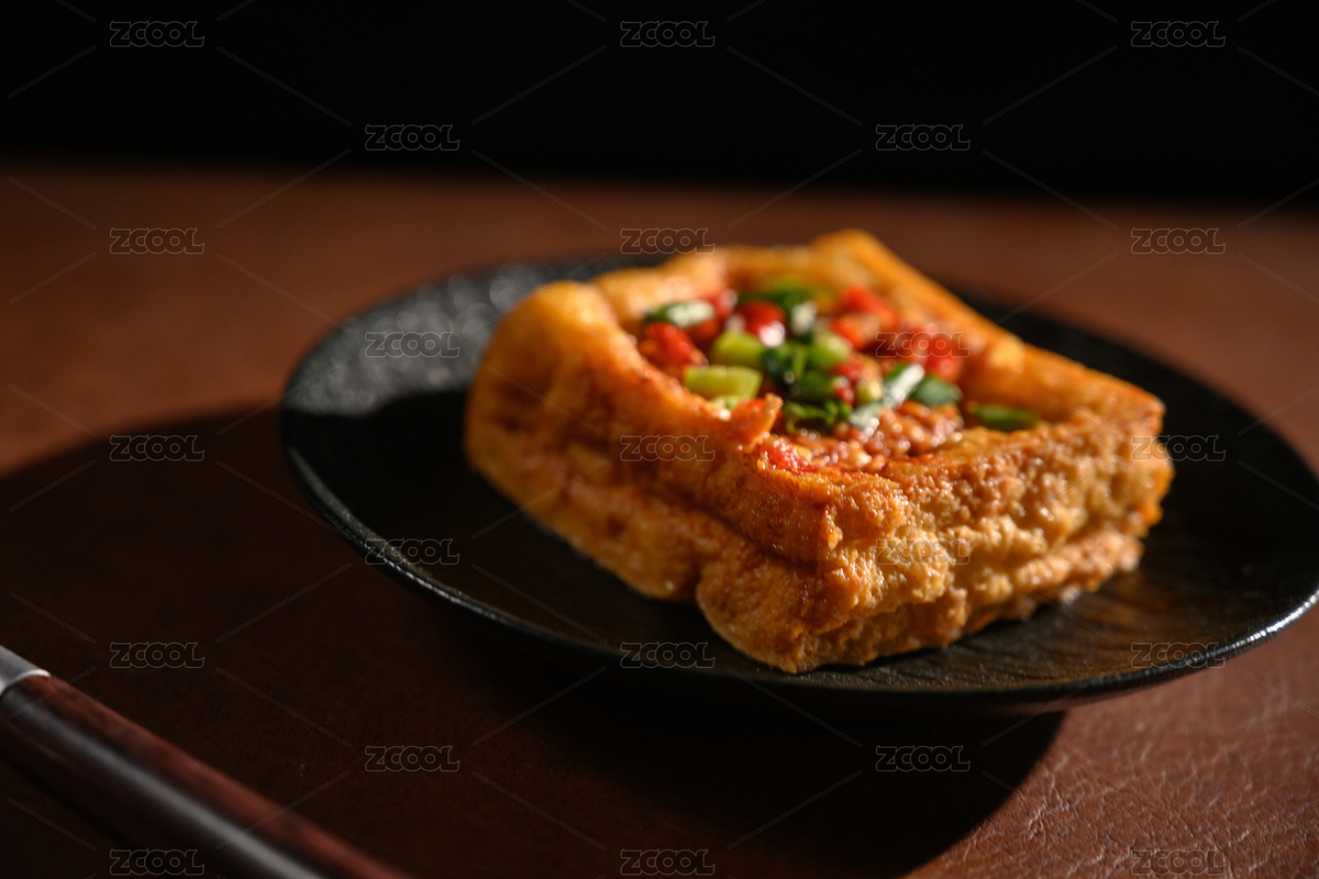 桌面上的盘子里的美味可口的卤水豆腐（主预览-12006835） - 未分类 - 站酷设计师我是小助理原创素材 - 站酷ZCOOL