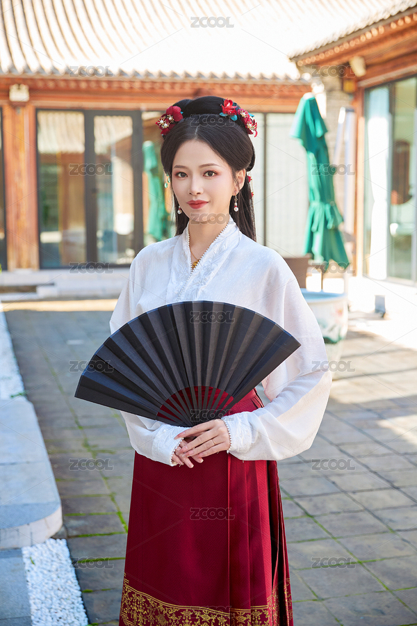 身穿漢服馬面裙手持紙扇的東方美女（主預(yù)覽-8066868） - 未分類 - 站酷設(shè)計師藍(lán)太陽TNT原創(chuàng)素材 - 站酷ZCOOL