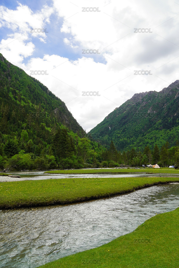 荷花海國家森林公園月亮湖山谷溪流與綠草地（主預(yù)覽-12479115） - 未分類 - 站酷設(shè)計師念頭通達(dá)755原創(chuàng)素材 - 站酷ZCOOL