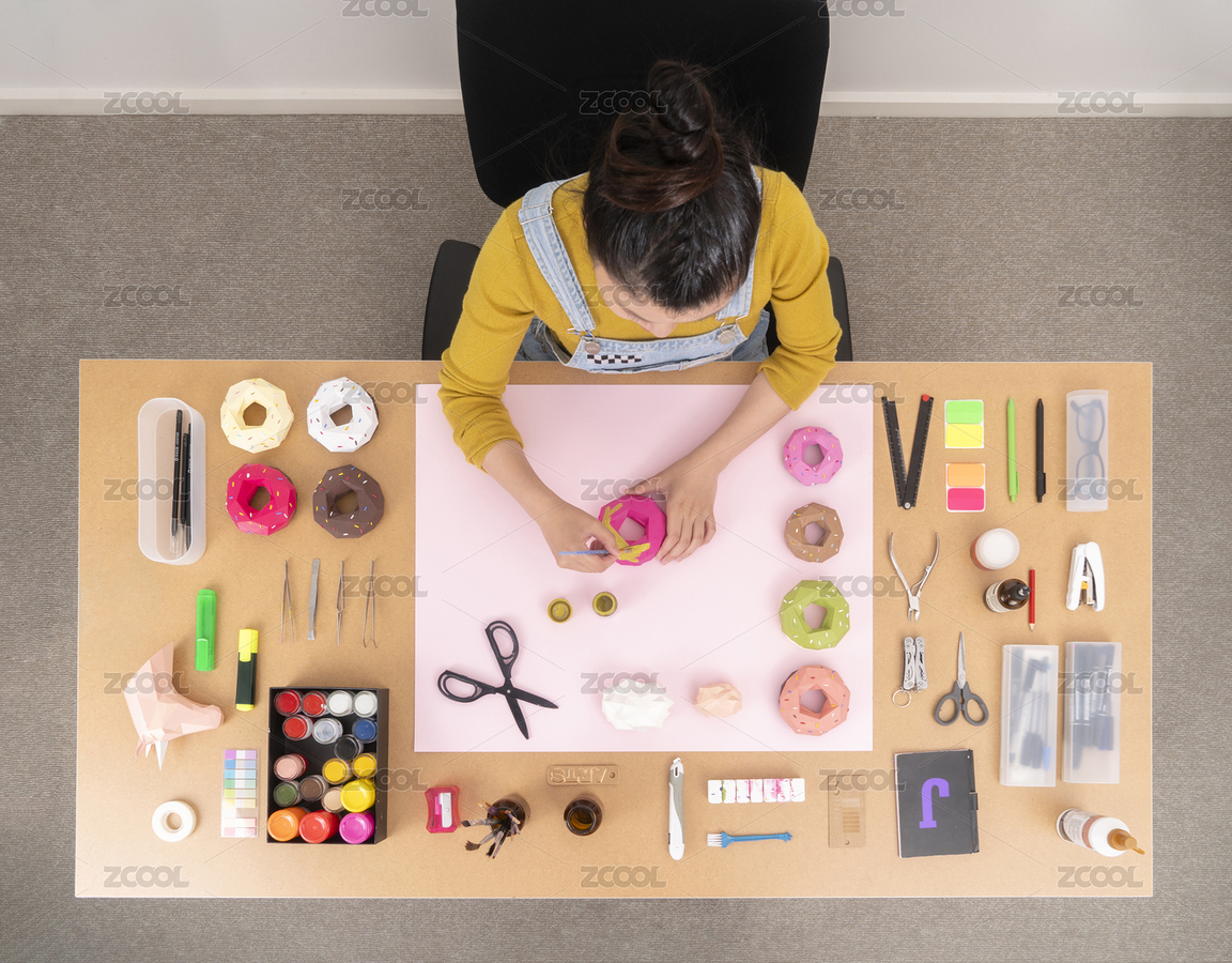 设计师给模具涂色（主预览-6819740） - 未分类 - 站酷设计师leeseasun原创素材 - 站酷ZCOOL