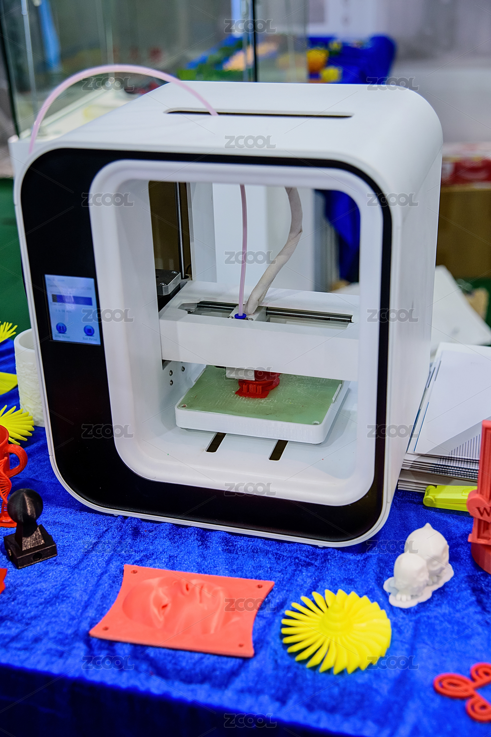 小型3D打印正在打印产品/工业级3D应用方案