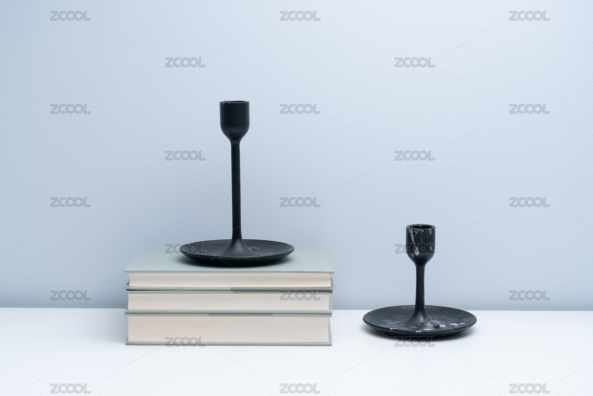 黑色的燭臺和書籍放在白色桌面上（主預(yù)覽-7939676） - 未分類 - 站酷設(shè)計師calvin99原創(chuàng)素材 - 站酷ZCOOL
