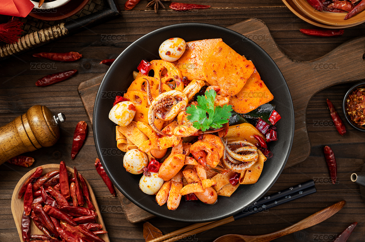 深色木板上擺放的麻辣香鍋（主預覽-6352691） - 未分類 - 站酷設計師圖影攝影原創(chuàng)素材 - 站酷ZCOOL