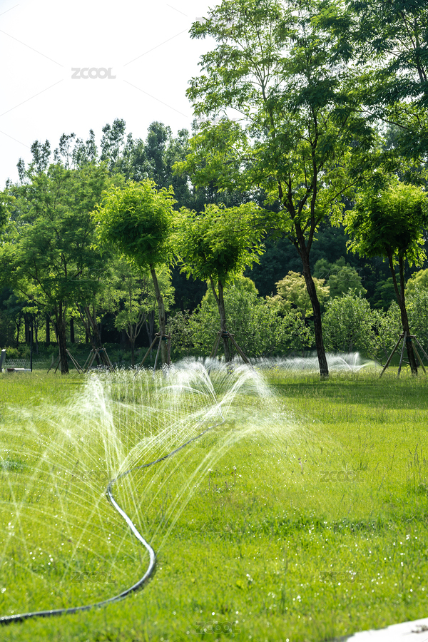 噴淋灌溉澆水綠色的大草坪（主預(yù)覽-9076326） - 未分類 - 站酷設(shè)計師熙雨家原創(chuàng)素材 - 站酷ZCOOL