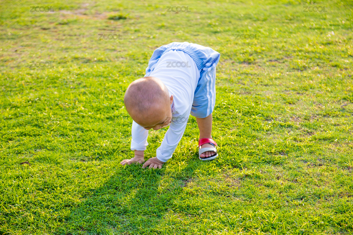 陽(yáng)光下草地上嬉戲的孩童（主預(yù)覽-8229561） - 未分類(lèi) - 站酷設(shè)計(jì)師Sam_Tse原創(chuàng)素材 - 站酷ZCOOL