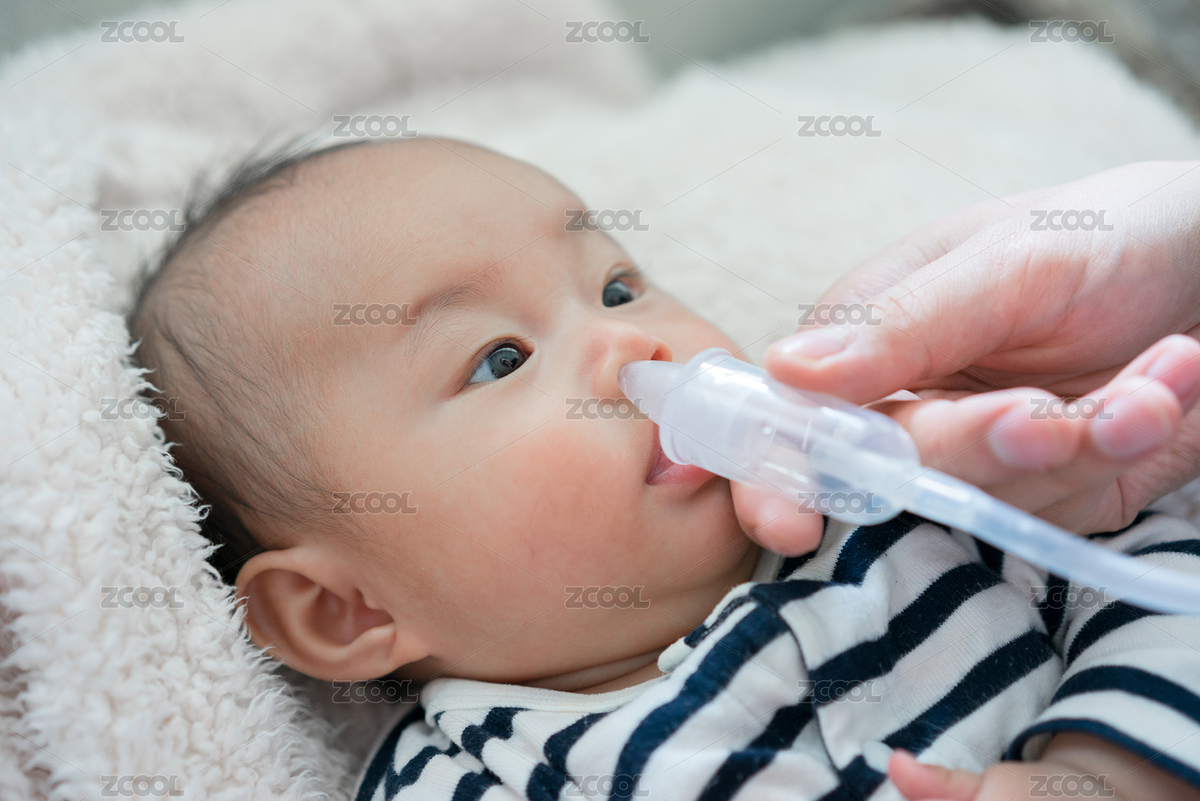 正在用吸鼻器洗鼻子的嬰兒（主預(yù)覽-286751） - 未分類 - 站酷設(shè)計師mrs栗栗兒原創(chuàng)素材 - 站酷ZCOOL