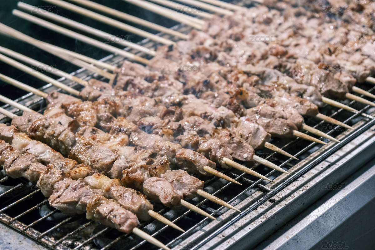 正在烤爐上烤羊肉串特寫新疆美食（主預(yù)覽-8379191） - 未分類 - 站酷設(shè)計(jì)師金翅大鵬原創(chuàng)素材 - 站酷ZCOOL