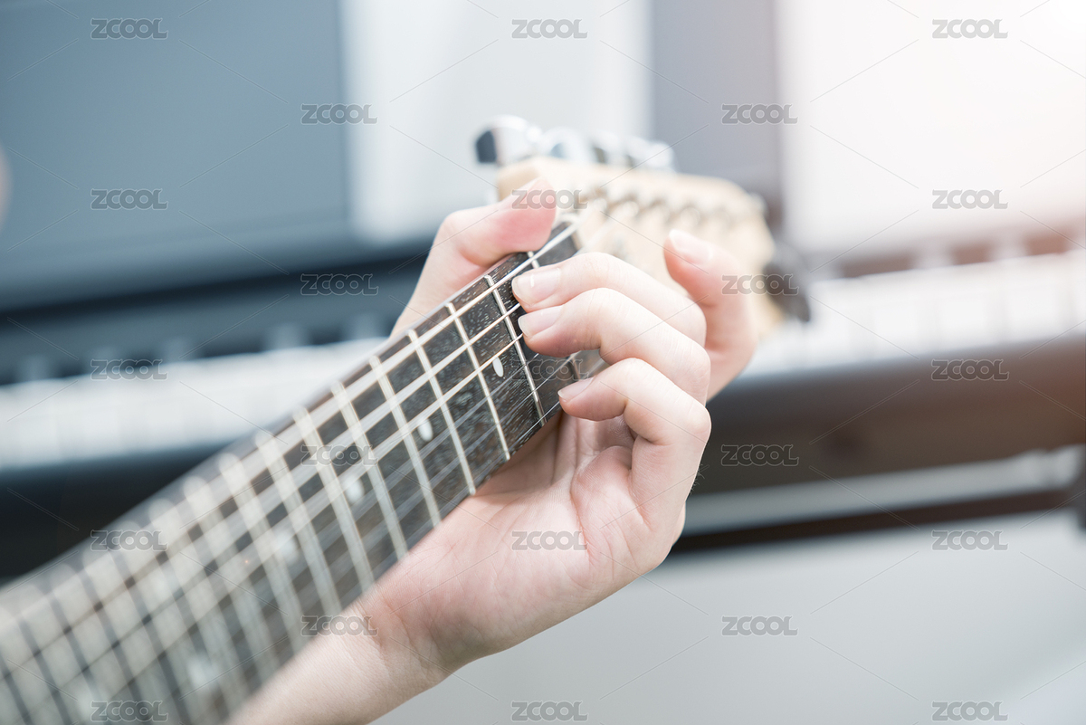 弹吉他（主预览-3975362） - 未分类 - 站酷设计师xcarrot_007原创素材 - 站酷ZCOOL