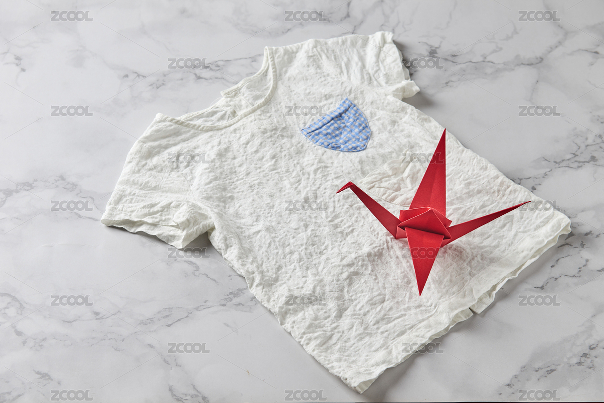 亚麻童装上衣和红色的纸鹤（主预览-7093644） - 未分类 - 站酷设计师蔚蓝的白日梦原创素材 - 站酷ZCOOL