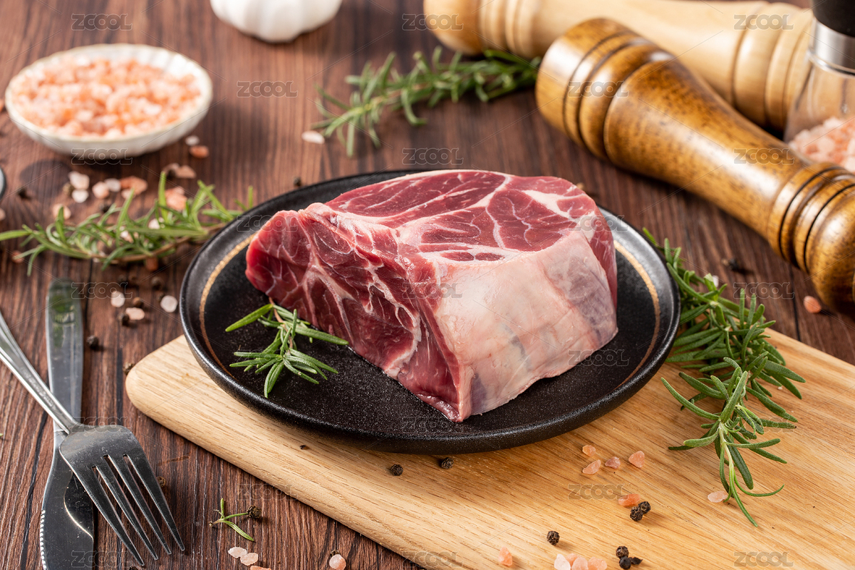 一塊新鮮牛腱肉放在木板背景上（主預(yù)覽-6475989） - 未分類 - 站酷設(shè)計(jì)師眾目攝影設(shè)計(jì)原創(chuàng)素材 - 站酷ZCOOL