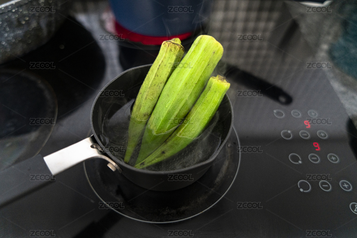 黑色鍋具中的秋葵焯水（主預(yù)覽-5626781） - 未分類 - 站酷設(shè)計(jì)師leeseasun原創(chuàng)素材 - 站酷ZCOOL