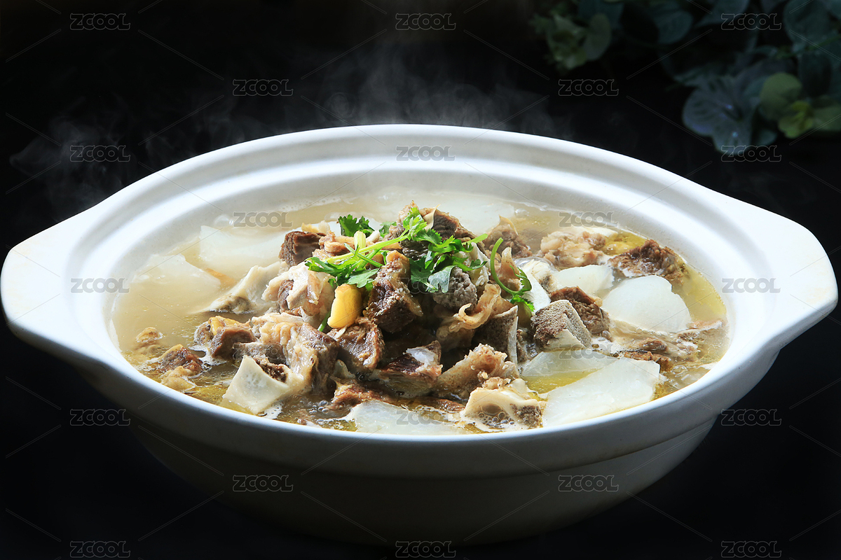 黑色背景上白色湯鍋里的潮汕牛肉湯（主預覽-2574832） - 未分類 - 站酷設計師重慶菜譜拍攝原創(chuàng)素材 - 站酷ZCOOL