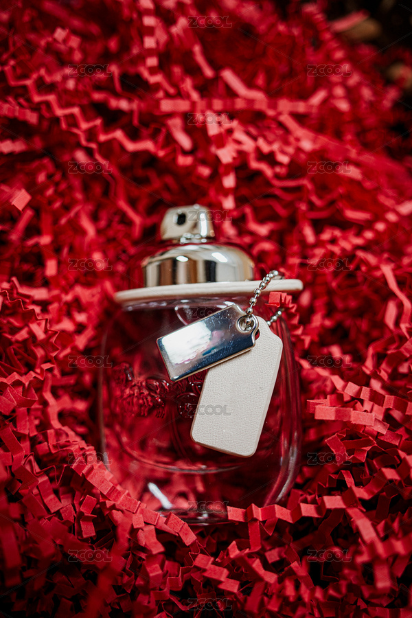 放在包裝上面的香水瓶（主預覽-8457354） - 未分類 - 站酷設計師阿茲卡班的球童原創(chuàng)素材 - 站酷ZCOOL