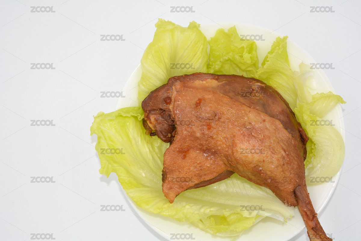 白色背景上的小盤子里裝著一只醬鴨腿和幾片生菜（主預(yù)覽-4543359） - 未分類 - 站酷設(shè)計師chuangmei2008原創(chuàng)素材 - 站酷ZCOOL