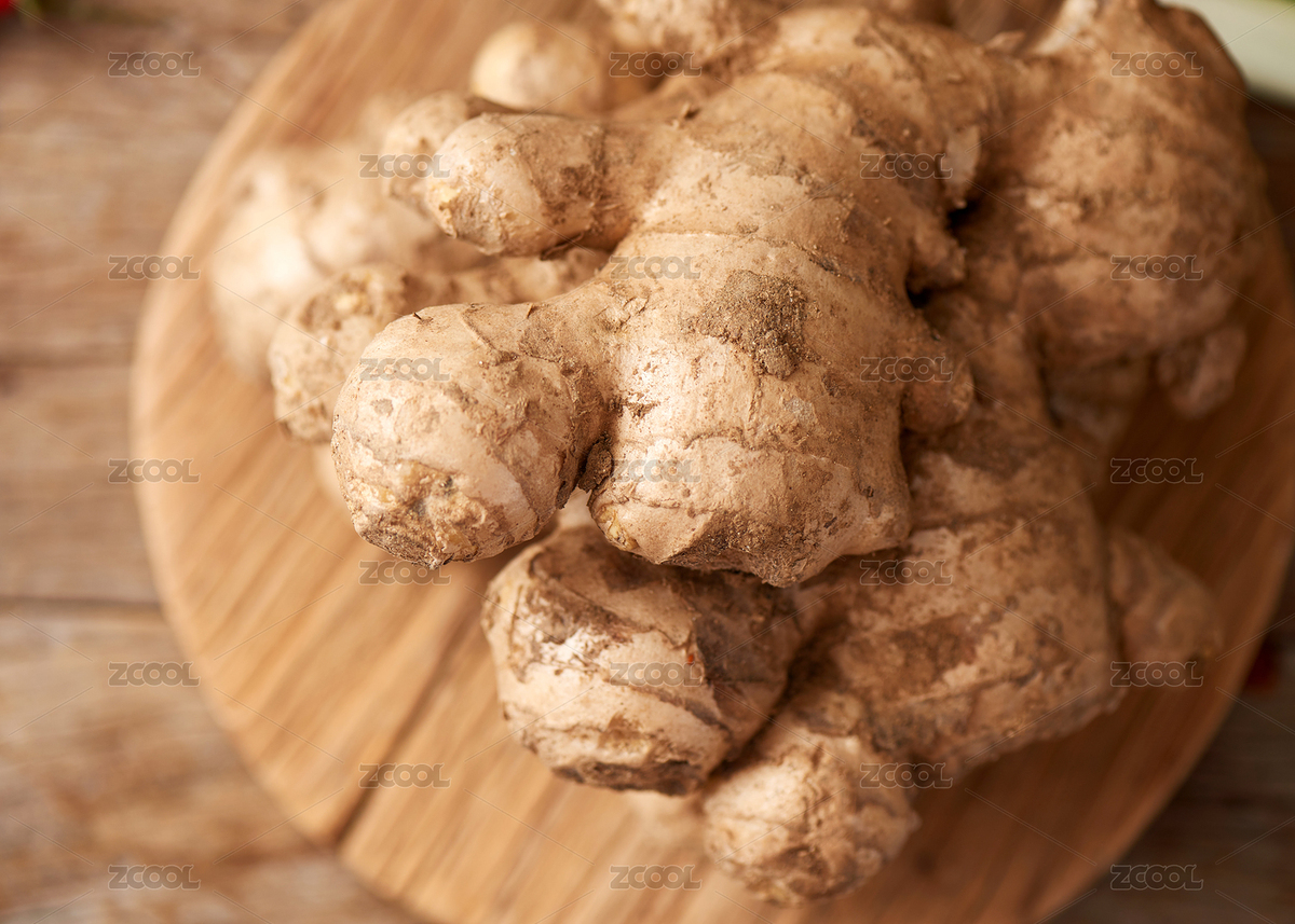 木紋背景上擺放的帶土生姜（主預(yù)覽-5738568） - 未分類 - 站酷設(shè)計(jì)師密斯楊攝影原創(chuàng)素材 - 站酷ZCOOL