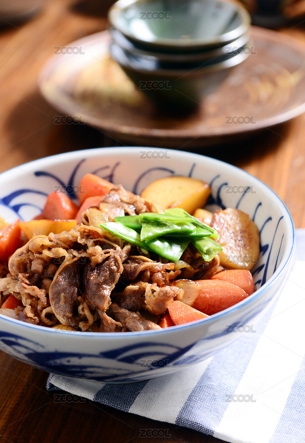 土豆肥牛飯（主預(yù)覽-2357567） - 未分類 - 站酷設(shè)計師老魚美食原創(chuàng)素材 - 站酷ZCOOL