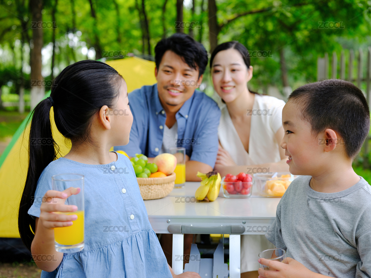 幸福的四口之家戶外郊游（主預(yù)覽-5740088） - 未分類 - 站酷設(shè)計(jì)師capacapa原創(chuàng)素材 - 站酷ZCOOL