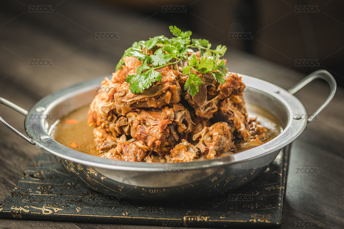 暗色木紋桌面上放著一份燉羊蝎子（主預(yù)覽-8475507） - 未分類 - 站酷設(shè)計(jì)師濤麟攝影原創(chuàng)素材 - 站酷ZCOOL