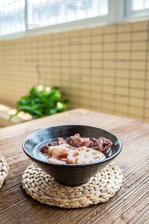 木桌子上一碗蓮藕花生骨頭湯（主預(yù)覽-9066924） - 未分類(lèi) - 站酷設(shè)計(jì)師風(fēng)暴麗麗原創(chuàng)素材 - 站酷ZCOOL