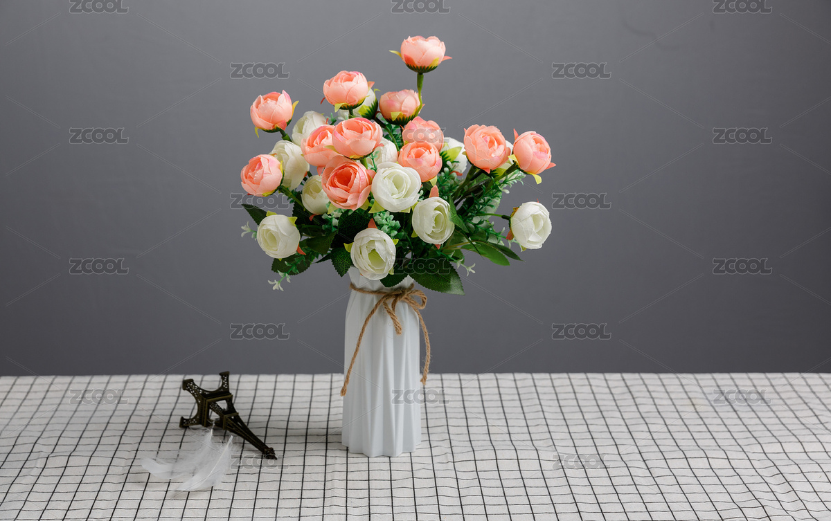 擺放在桌面上花瓶里的裝飾假花（主預(yù)覽-8428135） - 未分類(lèi) - 站酷設(shè)計(jì)師lilyhello原創(chuàng)素材 - 站酷ZCOOL