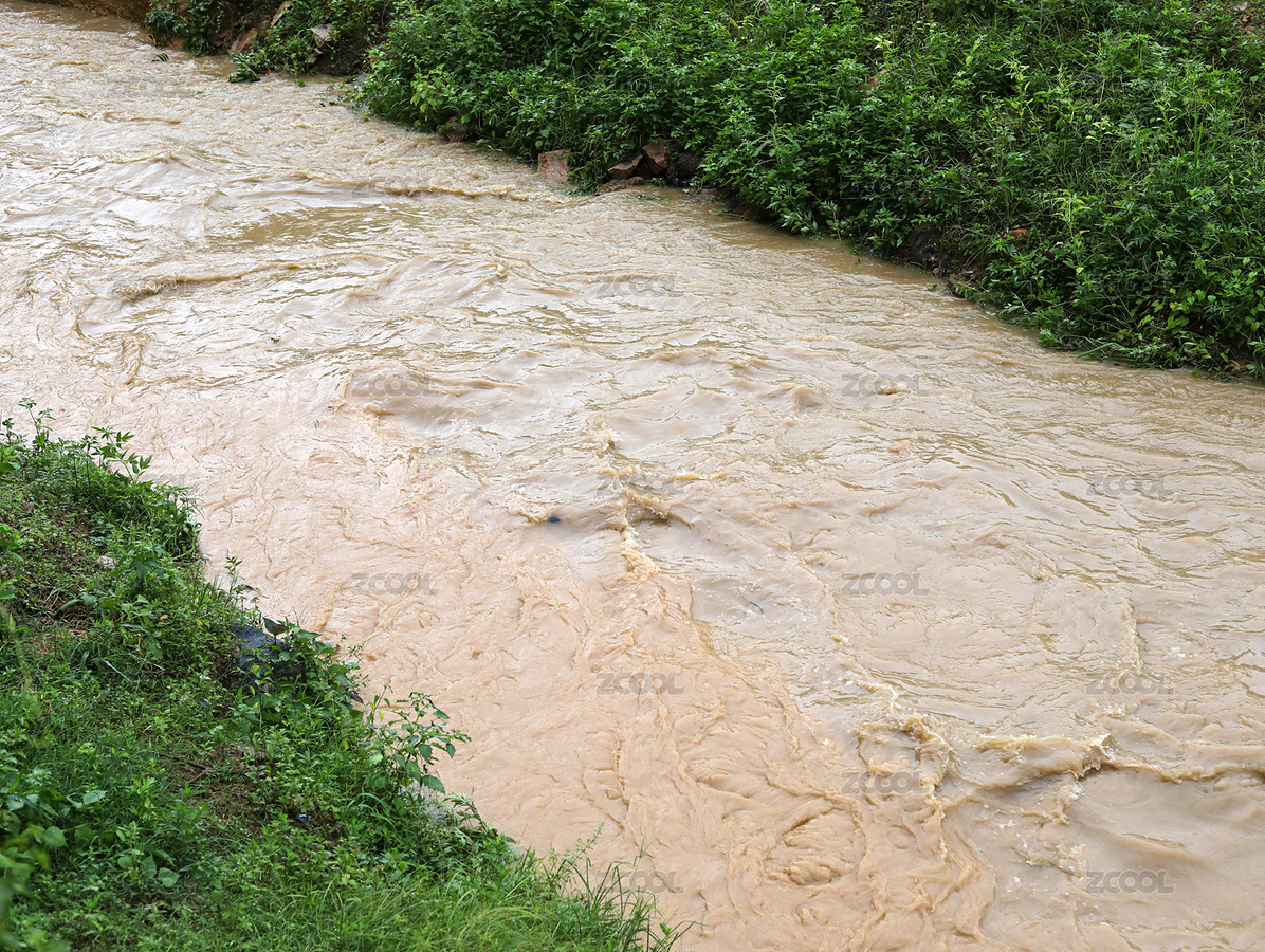 暴雨天气下河流湍急的洪水自然灾害（主预览-7816557） - 未分类 - 站酷设计师Luo_菁原创素材 - 站酷ZCOOL