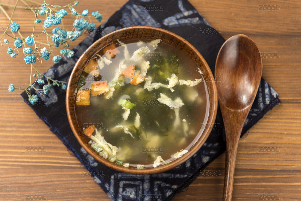 一碗紫菜蛋花湯擺放在木桌面上特寫（主預(yù)覽-8323544） - 未分類 - 站酷設(shè)計(jì)師金翅大鵬原創(chuàng)素材 - 站酷ZCOOL