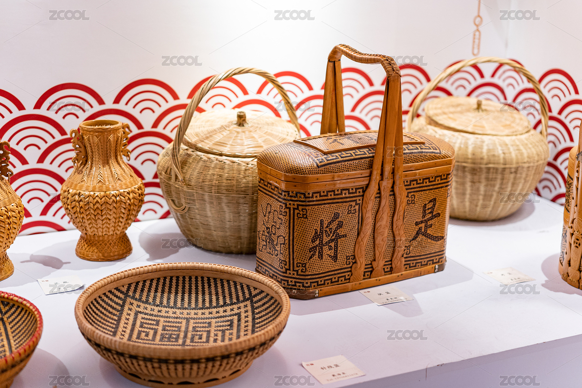 展示臺(tái)上擺放的系列竹編作品（主預(yù)覽-7474558） - 未分類 - 站酷設(shè)計(jì)師只取一瓢原創(chuàng)素材 - 站酷ZCOOL