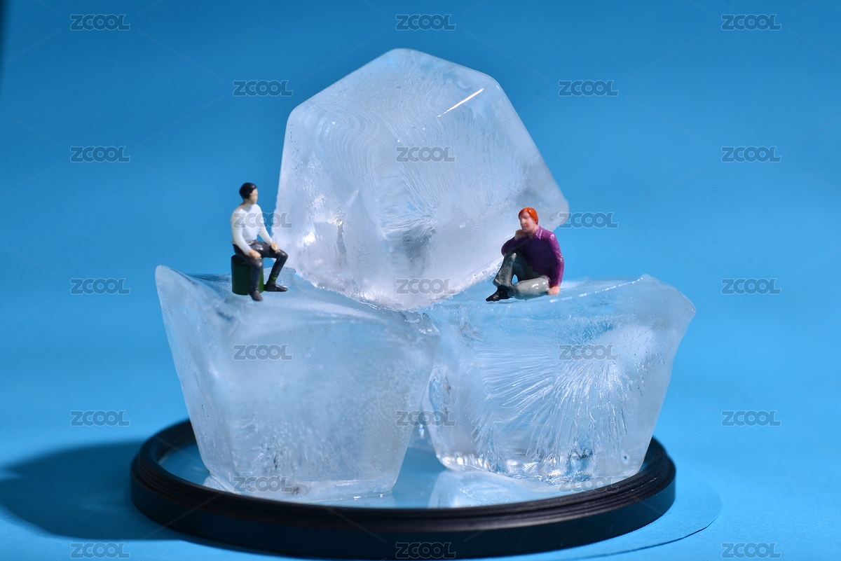 蓝色背景上的冰块与小人，全球变暖思考（主预览-6549361） - 未分类 - 站酷设计师猫~二原创素材 - 站酷ZCOOL
