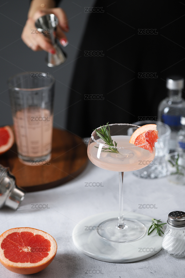 鸡尾酒和鸡尾酒杯（主预览-1504792） - 未分类 - 站酷设计师逆光呼吸原创素材 - 站酷ZCOOL