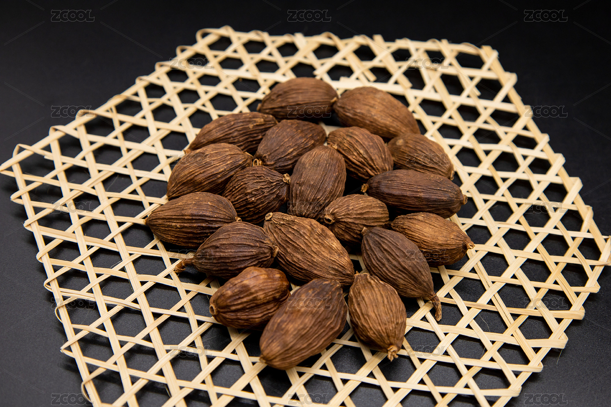 黑色背景传统草药药食两用草果（主预览-9098182） - 未分类 - 站酷设计师范范0809原创素材 - 站酷ZCOOL