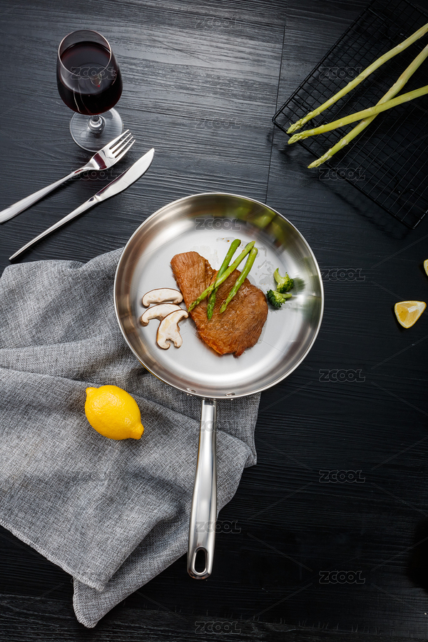 不銹鋼煎鍋里已煎熟的豬排（主預覽-3331175） - 未分類 - 站酷設計師forgetsky原創(chuàng)素材 - 站酷ZCOOL