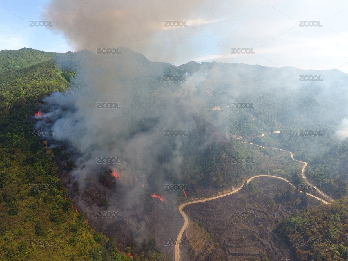 森林发生山火现场航拍图片（主预览-5845886） - 未分类 - 站酷设计师影居原创素材 - 站酷ZCOOL