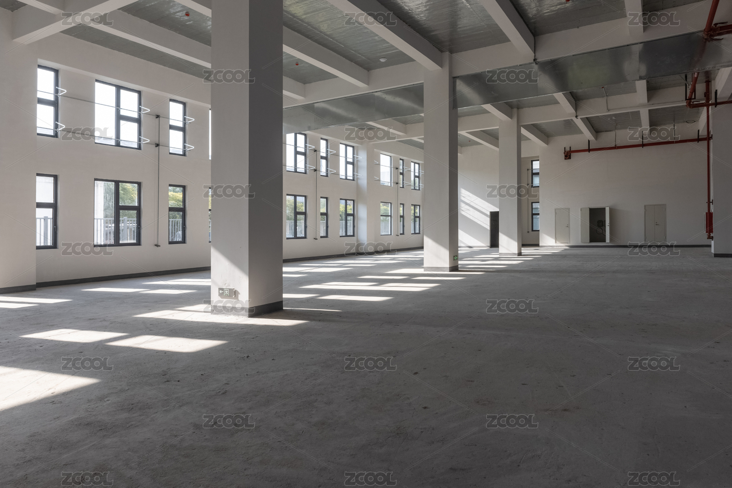 新建成的室内空间