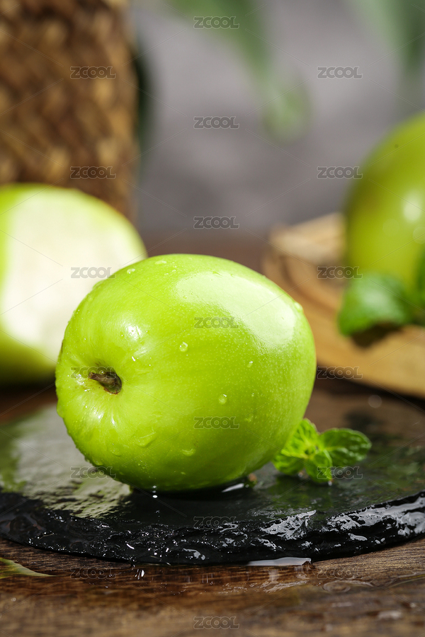 黑石底上放著一個完整的牛奶大青棗（主預(yù)覽-8870454） - 未分類 - 站酷設(shè)計師PAOPAO攝影工作室原創(chuàng)素材 - 站酷ZCOOL