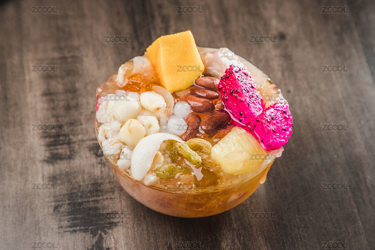 棕色木紋桌面上放著一碗蓮子百合水果撈（主預覽-8191520） - 未分類 - 站酷設計師濤麟攝影原創(chuàng)素材 - 站酷ZCOOL
