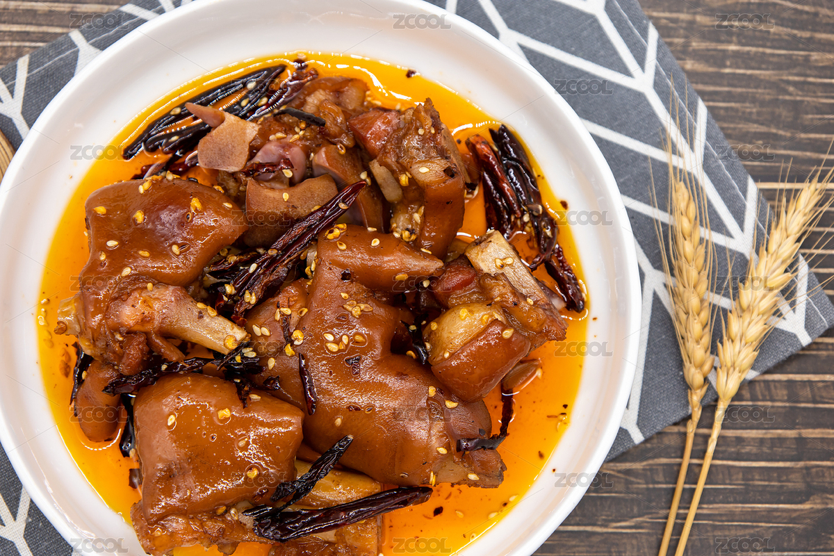 木桌背景傳統(tǒng)川菜一盤(pán)香辣豬蹄（主預(yù)覽-8789594） - 未分類 - 站酷設(shè)計(jì)師范范0809原創(chuàng)素材 - 站酷ZCOOL