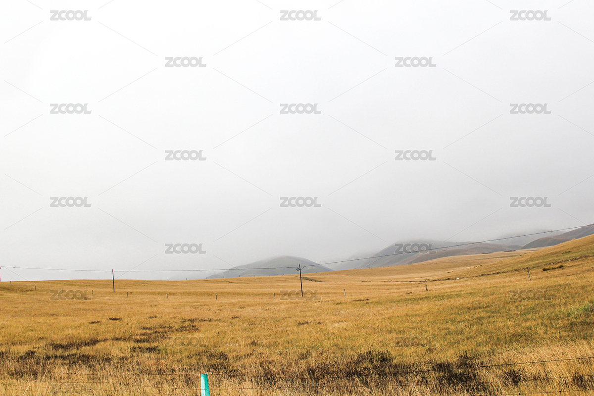 中國青海省青海湖環(huán)湖的草甸和遠山上的霧氣（主預(yù)覽-12708595） - 未分類 - 站酷設(shè)計師m碩sir原創(chuàng)素材 - 站酷ZCOOL