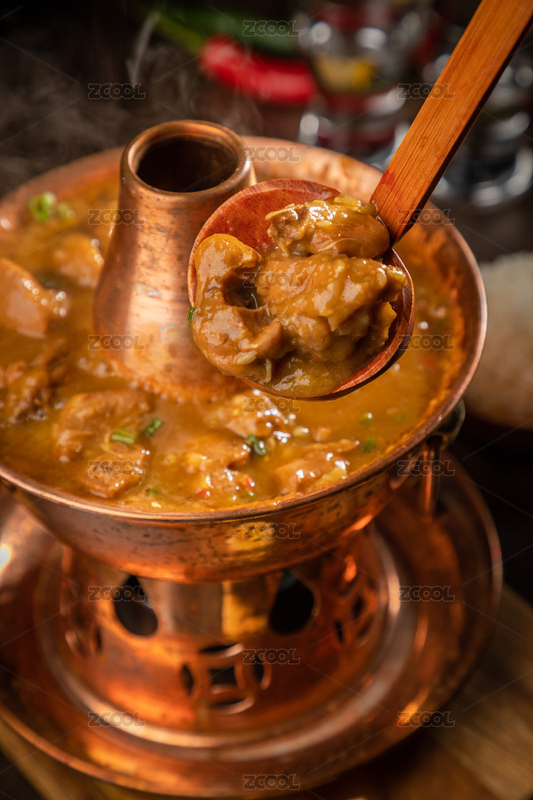 棕色桌面上放著一副火鍋雞塊燉土豆（主預(yù)覽-3699192） - 未分類 - 站酷設(shè)計(jì)師濤麟攝影原創(chuàng)素材 - 站酷ZCOOL