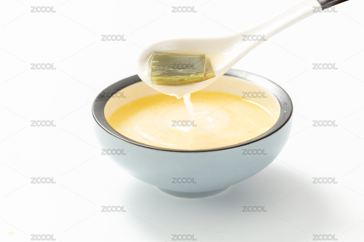小碗上勺子里裝著的海帶湯（主預(yù)覽-1978303） - 未分類(lèi) - 站酷設(shè)計(jì)師紅狐貍攝影工作室原創(chuàng)素材 - 站酷ZCOOL