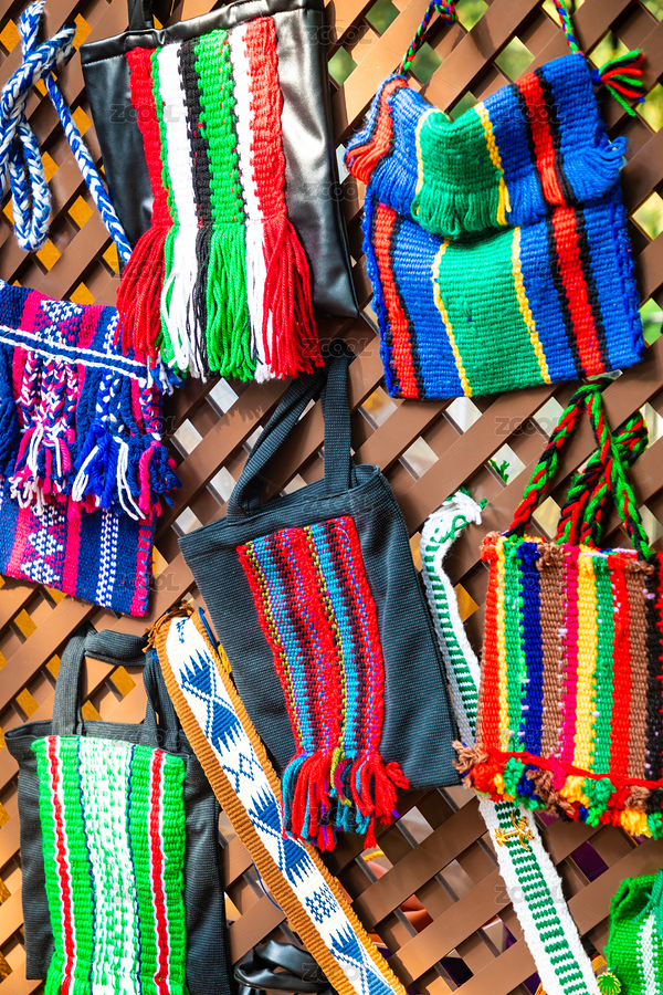 墙壁上挂满少数民族的多彩织造物（主预览-3228792） - 未分类 - 站酷设计师calvin99原创素材 - 站酷ZCOOL