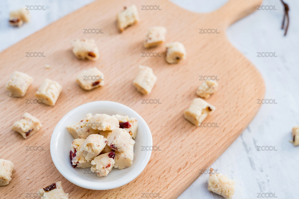 放在砧板上的内蒙古特产奶酪干（主预览-3451491） - 未分类 - 站酷设计师Govan原创素材 - 站酷ZCOOL