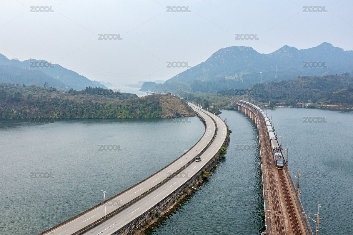 航拍列車通過中國廣東省英德市雞坑鐵路大橋（主預(yù)覽-5582746） - 未分類 - 站酷設(shè)計師小李飛刀909原創(chuàng)素材 - 站酷ZCOOL