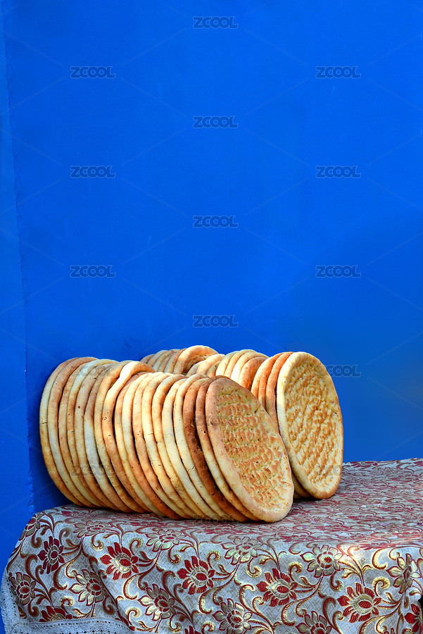 藍(lán)色背景下堆疊的中國新疆傳統(tǒng)食物馕餅（主預(yù)覽-11194770） - 未分類 - 站酷設(shè)計(jì)師RuiNis原創(chuàng)素材 - 站酷ZCOOL