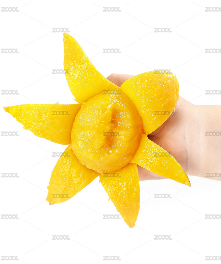 手上拿着一个撕开皮咬过的小台芒（主预览-8870656） - 未分类 - 站酷设计师PAOPAO摄影工作室原创素材 - 站酷ZCOOL