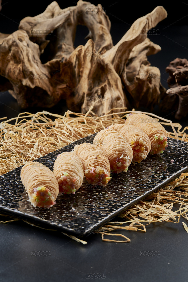 黑色瓷盤裝的香酥奶黃蛋酥（主預(yù)覽-5046149） - 未分類 - 站酷設(shè)計師藍太陽TNT原創(chuàng)素材 - 站酷ZCOOL