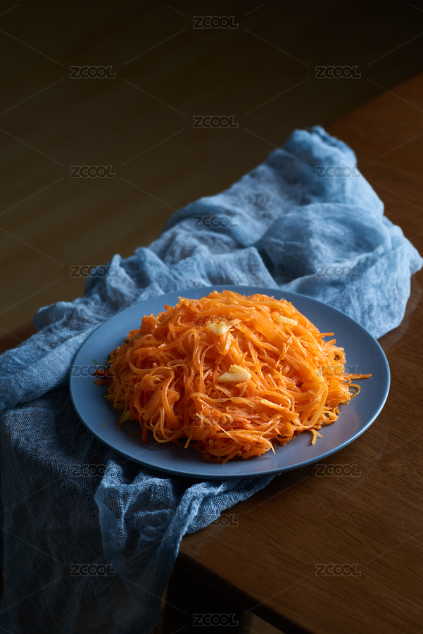 藍(lán)色瓷盤(pán)里的清炒胡蘿卜絲（主預(yù)覽-1819954） - 未分類(lèi) - 站酷設(shè)計(jì)師蔚藍(lán)的白日夢(mèng)原創(chuàng)素材 - 站酷ZCOOL