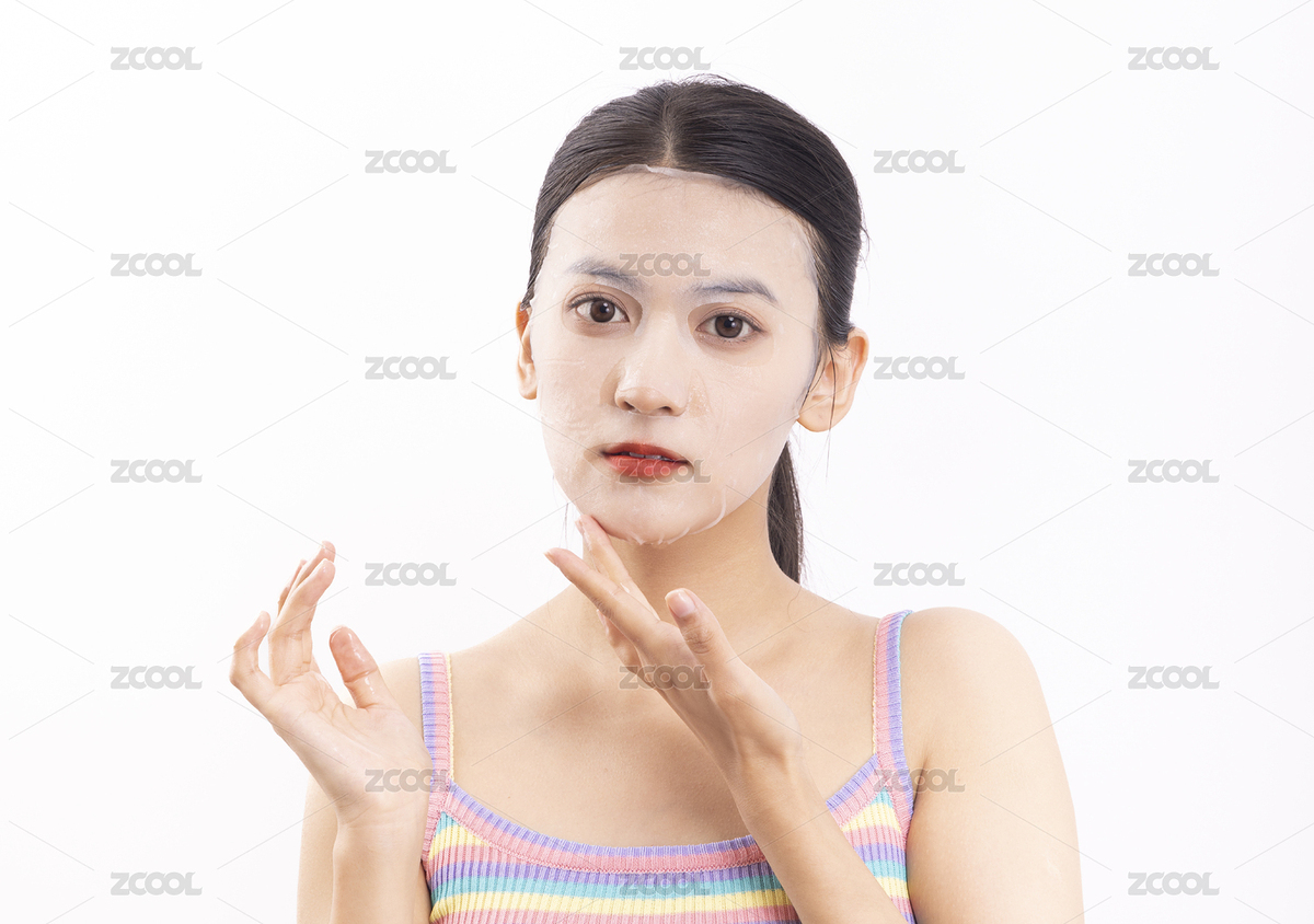 白色背景下敷面膜的年轻女人（主预览-1466369） - 未分类 - 站酷设计师西木叔叔原创素材 - 站酷ZCOOL